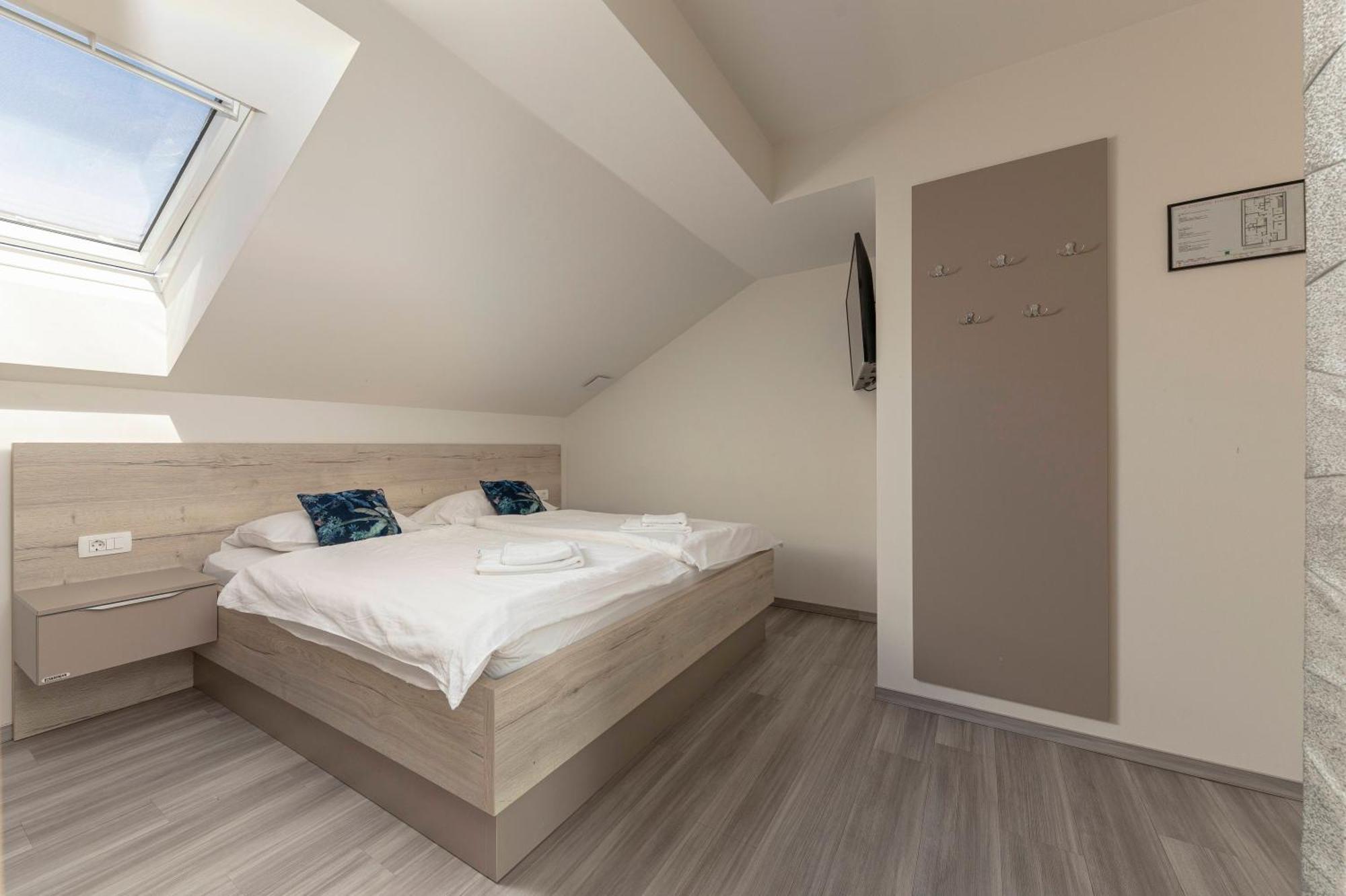 Rooms S Center Slovenske Konjice Exterior photo